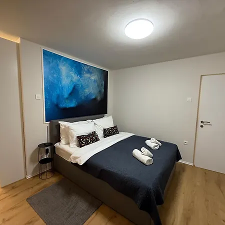 Paradiso Arx I Apartment